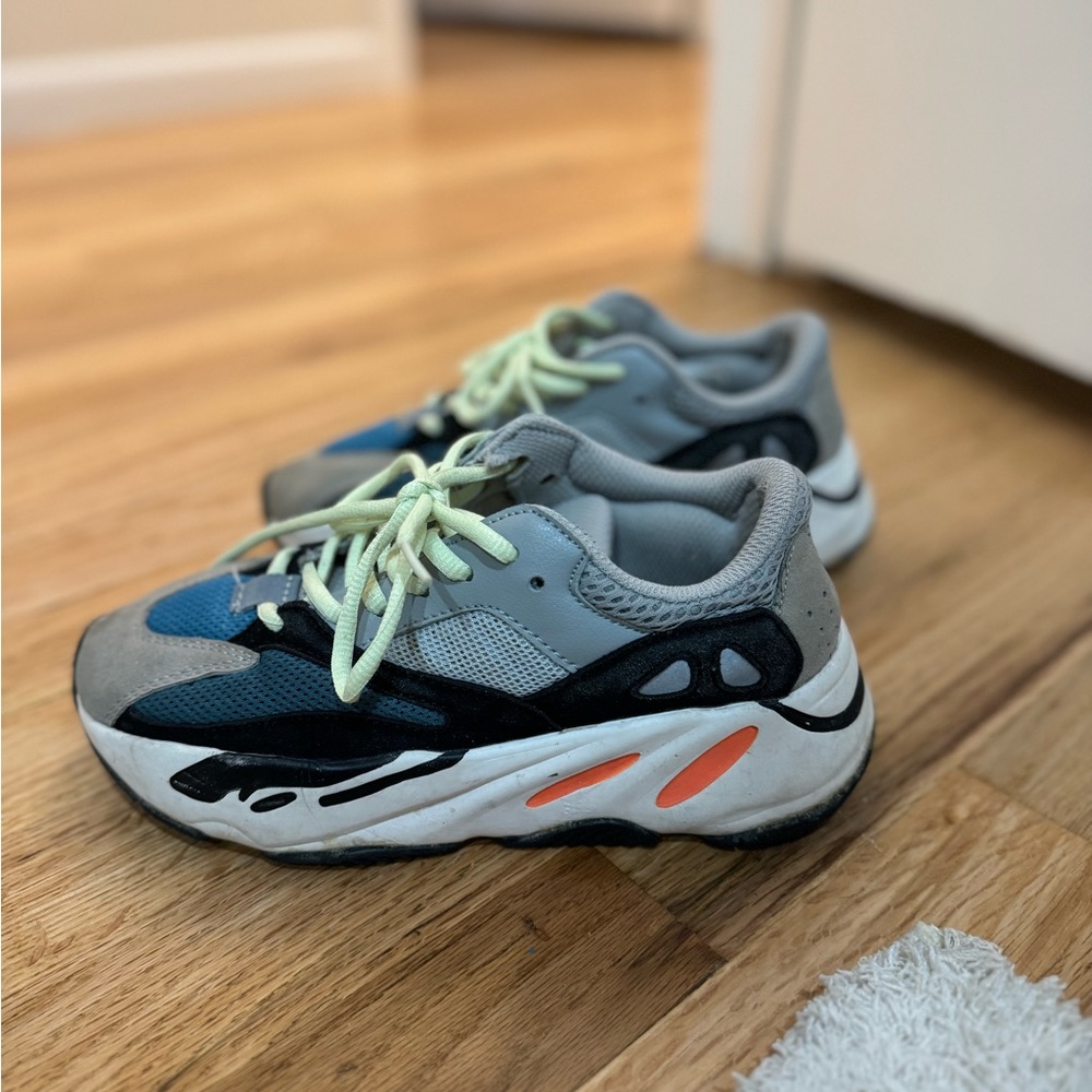 Yeezy boost 700 wave runner